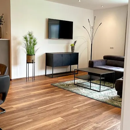 Theview Garden Apartment Fuegen